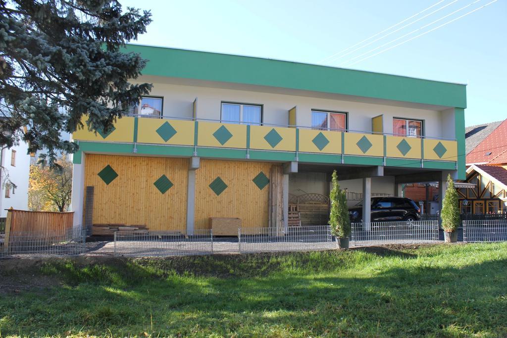 Gasthof Zum Mohrn Oberwoelz Stadt エクステリア 写真